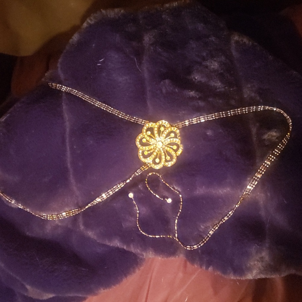 Ajustable multi style wear sparkly necklace